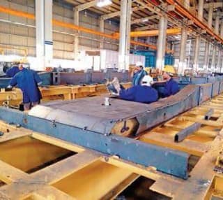 Welding with the help of fixtures